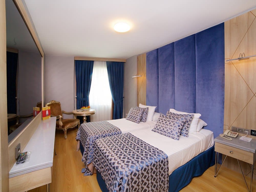 Aspen Hotel Laleli — Bedroom