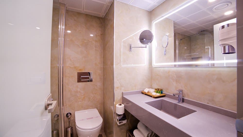 Aspen Hotel Laleli — Bathroom