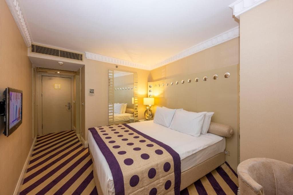 Taksim Hill Hotel — Bedroom