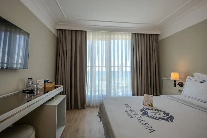 Reo hotel konyaalti — Bedroom