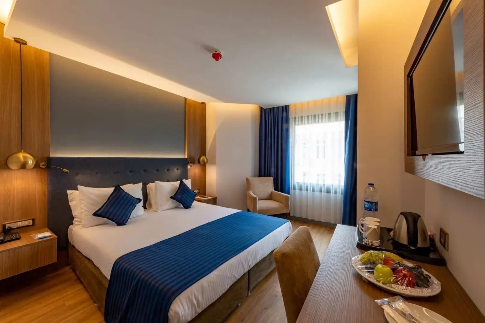 Revia square hotel