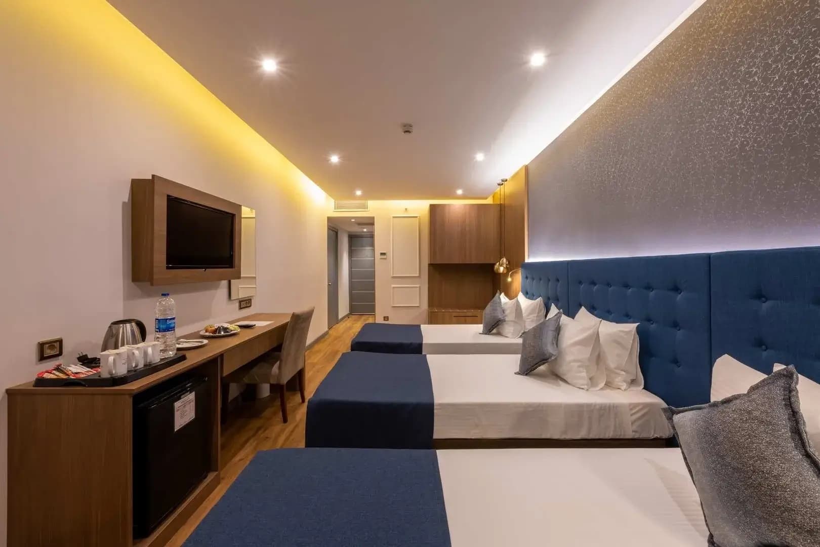 Revia square hotel — Bathroom